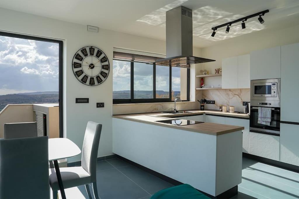 梅利哈Lux Sea&Country Views With Pool公寓 外观 照片